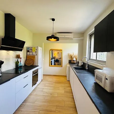 Le Marie-louis -jardin - Parking - Wifi Apartment *
